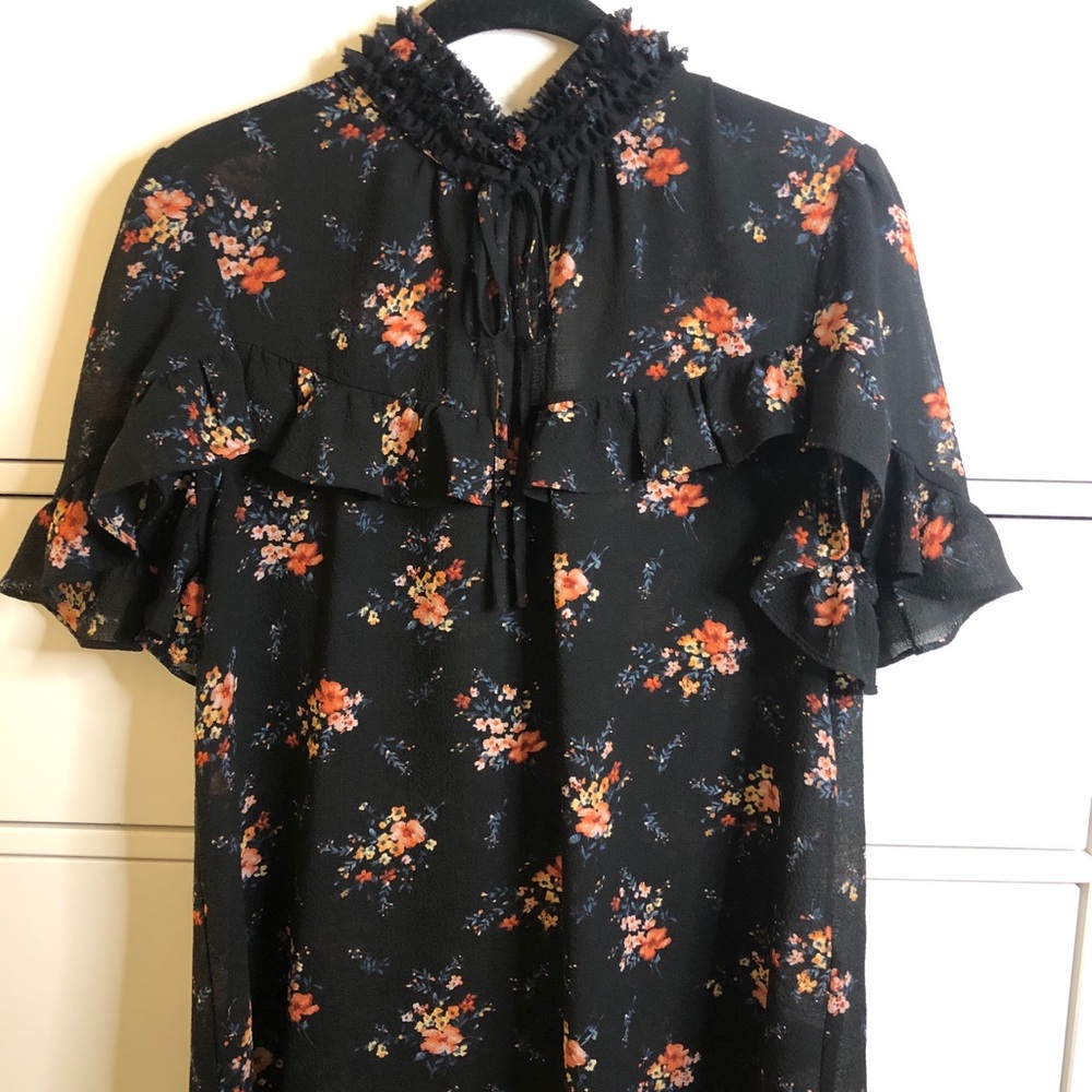 Black Flowy Short Sleeve Blouse